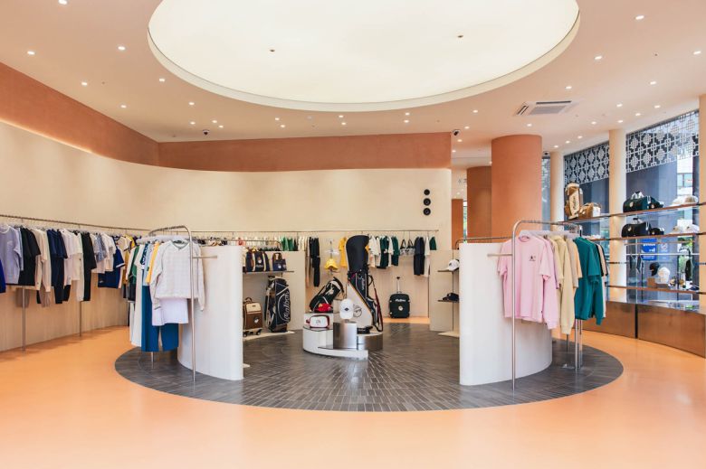 서울 성동구 성수동에 있는 '말본 성수' 매장 내부.