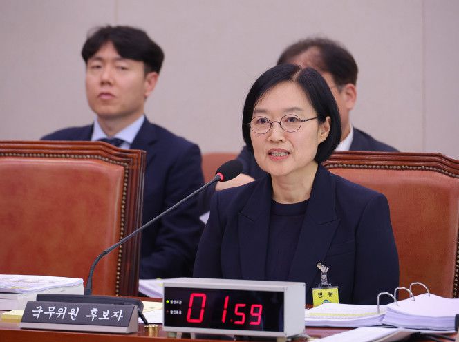 한성숙 중소벤처기업부 장관 후보자가 15일 서울 여의도 국회 산업통상자원중소벤처기업위원회 전체회의에서 열린 인사청문회에서 의원 질의에 답변하고 있다. 2025.7.15