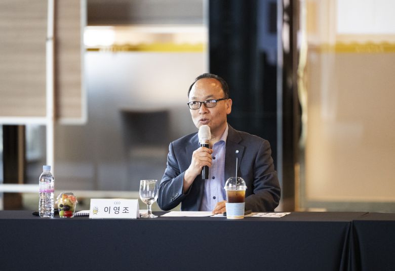 이영조 한국중부발전 사장이 15일 본사에서 열린 ‘2025년 전사 안전동행 소통회의’를 주재, 모두발언을 하고 있다.