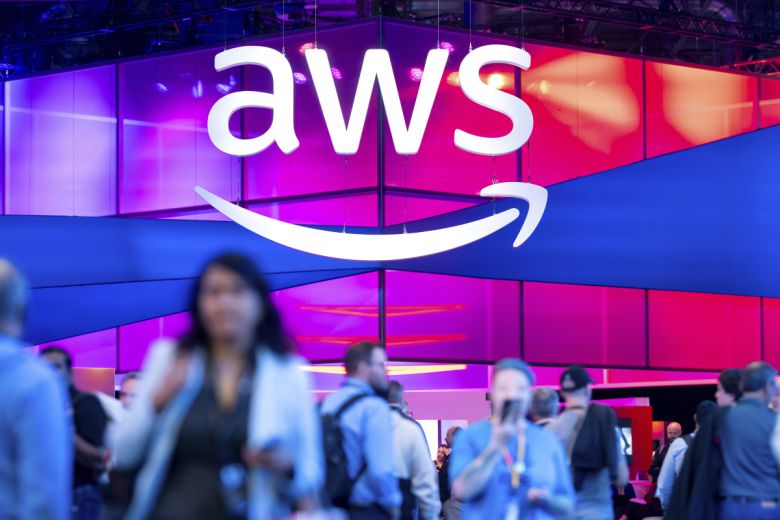 아마존 AWS 로고.