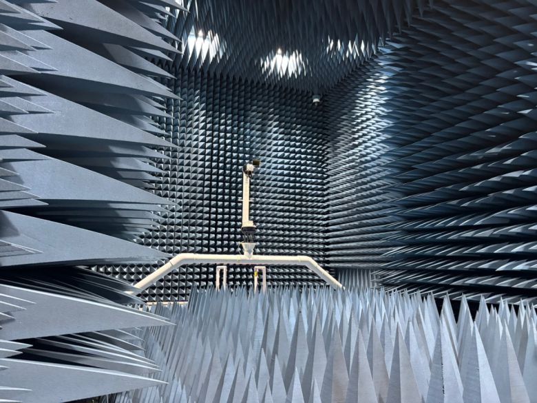 인천 연수구 송도에 위치한 한국전파진흥협회(RAPA) 전파산업클러스터 내 ‘IoT(사물인터넷) 기술지원센터’의 안테나 측정실