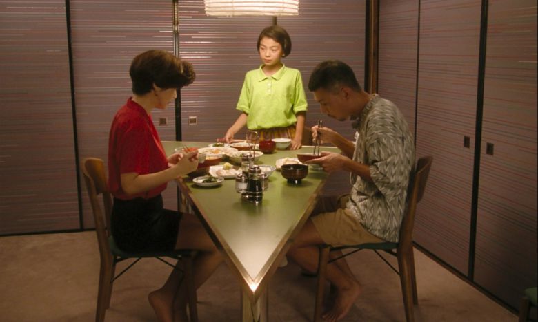 소마이 신지 영화 '이사' 스틸컷. 지난달 23일 4K 리마스터링 버전으로 국내에 처음 공개된 ‘이사’는 12일 기준 누적관객수 3만 명을 넘기며 흥행 중이다. 수입은 ‘서브스턴스’, ‘존 오브 인터레스트’, ‘더 스퀘어’ 등을 수입해 국내에 소개한 영화사 찬란이 맡았다.