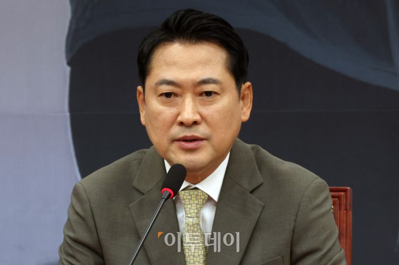 장동혁 국민의힘 대표가 9일 서울 여의도 국회에서 정청래 더불어민주당 대표 교섭단체 대표 연설에 대해 입장을 밝히고 있다. 사진=고이란 기자 photoeran@