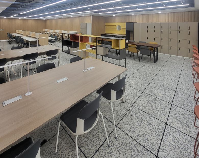 시스템반도체공학과에서 운영하는 '시스템반도체 설계실험실' (System semiconductor design lab)