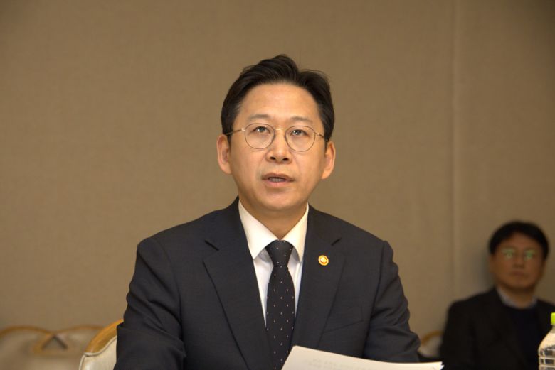 배경훈 과기부총리 겸 과학기술정보통신부 장관이 30일 서울 종로구 정부서울청사에서 열린 쿠팡 관련 긴급 관계부처 장관회의에 참석해 발언하고 있다.