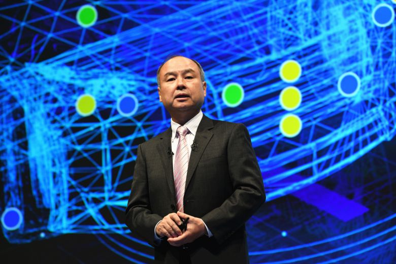 손정의 소프트뱅크그룹 회장이 2018년 10월 4일(현지시간) 일본 도쿄에서 기자회견을 하고 있다. 도쿄/신화뉴시스