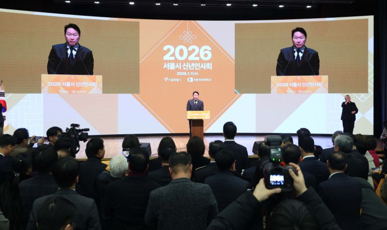 최태원 대한상공회의소 회장이 7일 서울 중구 대한상의에서 열린 ‘2026 서울시 신년인사회’에서 신년사를 하고 있다. 신태현 기자 holjjak@