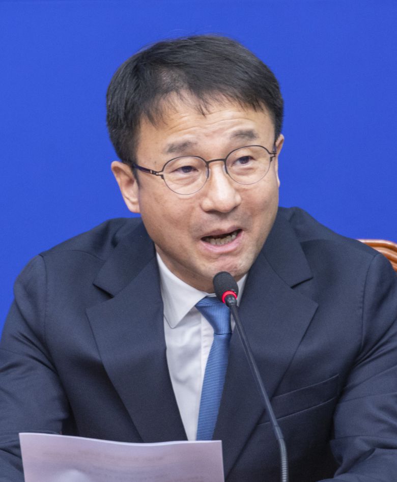 더불어민주당 한병도 원내대표가 12일 국회에서 열린 최고위원회의에서 발언하고 있다. 2026.1.12
