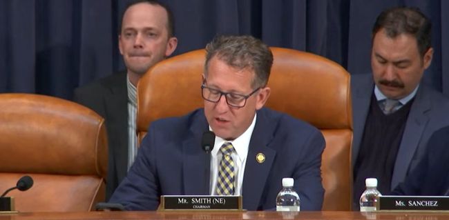 에이리언 스미스(공화·네브라스카) 하원의원이 13일(현지 시간) 열린 세입위원회 무역소위원회 '미국 혁신 및 기술 리더십 유지' 청문회에서 발언하고 있다.