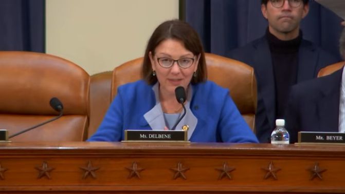 야당인 민주당 수전 델베네 하원의원이 13일(현지시간) 한국과의 무역 합의를 언급하면서 "이미 한국 규제 당국이 약속을 위반하고 있다고 들었다"고 지적했다.