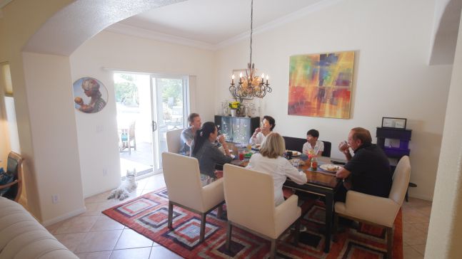 ‘손주 보러 세계일주-할매가 간다’ 스틸.