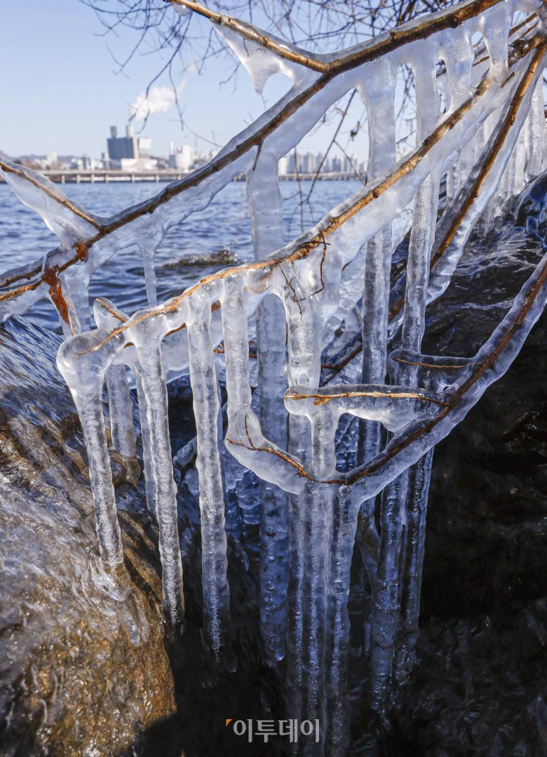 이번주 날씨 '비상'…영하 15도 '대한 한파', 주말까지 이어진다, 20일부터 ‘바닥권’ 진입…영하 15도 안팎 맹추위, 강풍 겹쳐 체감온도 더 낮아져