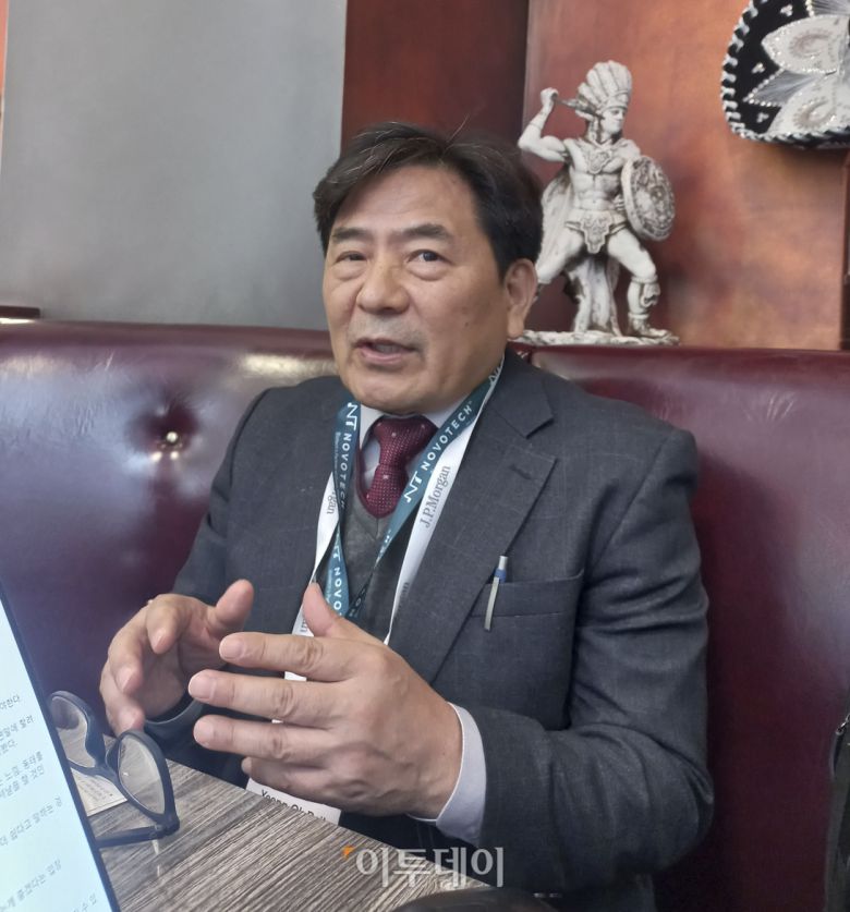 백영옥 유바이오로직스 대표가 12일(현지시간) 미국 샌프란시스코 테일러 스트릿의 한 카페에서 본지와 만나 JP모건 헬스케어 콘퍼런스 참석 목표와 회사의 성장 계획을 설명하고 있다.