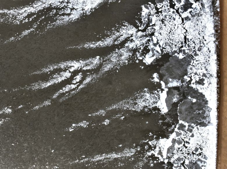 절기상 대한(大寒)이자 서울 아침 최저기온이 영하 13도를 기록하는 등 전국에 한파특보가 내려진 20일 인천 강화군 동막해변이 얼어붙어 있다. 신태현 기자 holjjak@