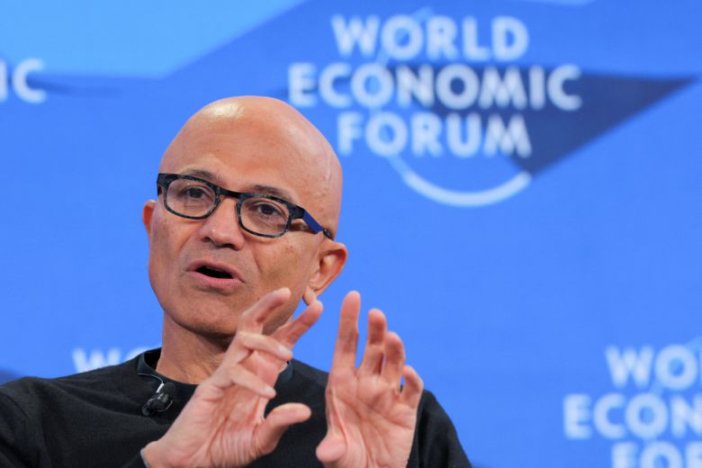 사티아 나델라 마이크로소프트 최고경영자(CEO)가 20일(현지시간) 스위스 다보스에서 열린 세계경제포럼(WEF·다보스포럼)에서 발언하고 있다.