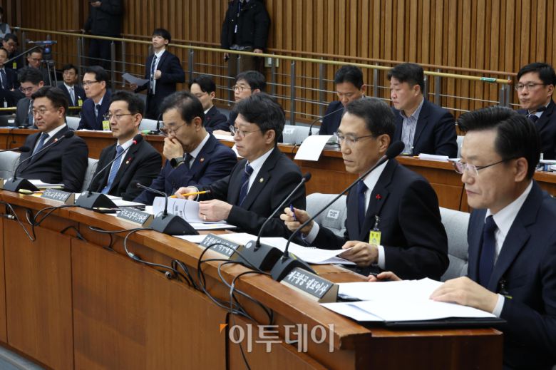 22일 서울 여의도 국회에서 12.29 여객기 참사 진상규명을 위한 국정조사특별위원회 청문회가 열리고 있다. 고이란 기자 photoeran@