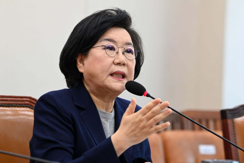 이혜훈 기획예산처 장관 후보자가 23일 오전 서울 여의도 국회 재정경제기획위원회에서 열린 인사청문회에서 발언하고 있다. 신태현 기자 holjjak@