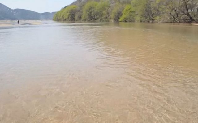 ▲과거 4대강 사업을 하기 전 맑을 물이 흘렀던 내성천의 모습 ⓒ대구환경운동연합