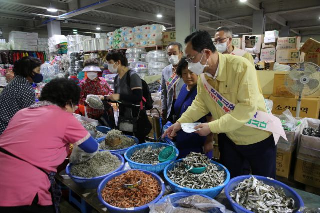 ▲명현관 해남군수는 “한가위 명절을 앞두고 재난지원금의 신속 지급을 통해 어려움을 조금이나마 극복하고, 지역경제에 긍정적인 효과가 발생할 수 있도록 만전을 기하고 있다. ⓒ해남군
