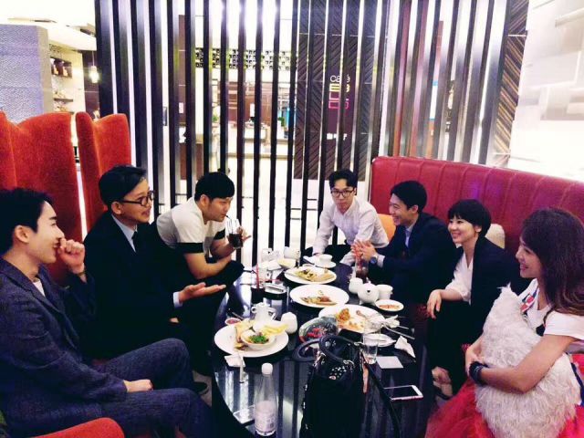 ▲박보승 대표이사가 프로젝트에 대해 격의없는 대화를 나누고 있다. ⓒ