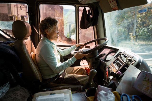 ▲<프레시안>은 지난달 24일 부산 기장군의 한 건설현장을 찾아 레미콘 기사로 25년째 일하고 있는 정정숙 씨를 만났다. ⓒ황지현