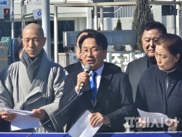 ▲13일 강기정 광주시장이 극우세력 내란선동 집회 규탄 기자회견에서 발언하고 있다.2025.02.13ⓒ프레시안(김보현)