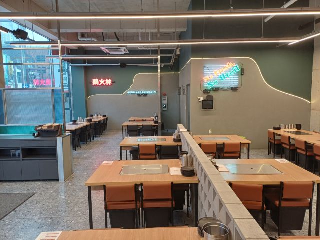 ▲계화림은 2023년 9월 익산시 음식식품교육문화원 1층에 문을 연 닭구이 전문점으로 중앙동 구도심 활성화를 위해 익산시와 향토기업㈜하림이 함께 추진하는 '치킨로드'에 거점으로 둥지를 틀었다. ⓒ익산시