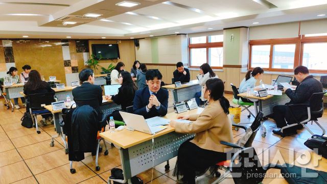 ▲의정부교육지원청은 지난 20∼21일 ‘2025 중등 학생평가 컨설팅’을 실시했다. ⓒ의정부교육지원청