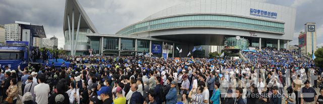 ▲17일 김대중컨벤션센터에서 열린 이재명 더불어민주당 대통령 후보 집중유세 현장.2025.05.17ⓒ프레시안(백순선)