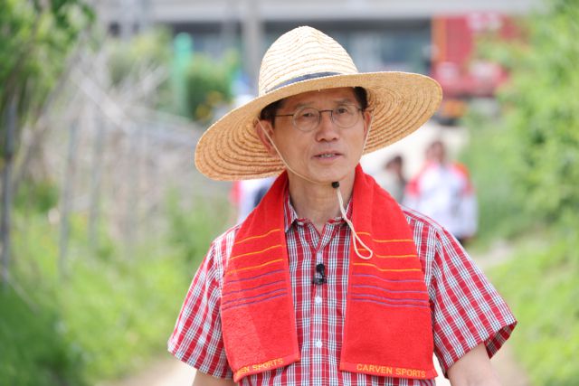 ▲국민의힘 김문수 대선 후보가 21일 경기 고양시 덕양구에서 열린 '고양시 청년농업인 모내기 및 새참간담회' 행사에 참석하고 있다. ⓒ연합뉴스