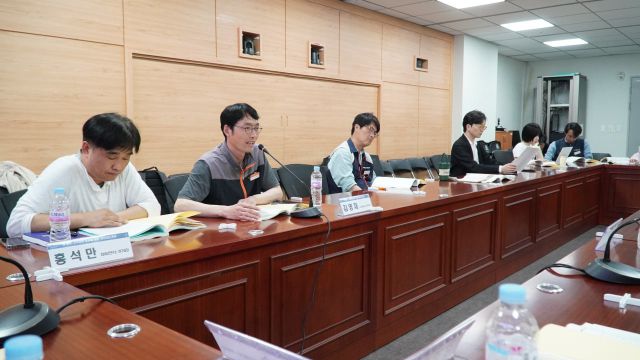 ▲지난 5월 16일 오후 2시 서울 여의도 국회의원회관 제1간담회실에서 '새 정부 경제정책 제언 포럼-노동자 시민의 경제적 불평등 해소를 위한 통화·금융정책 개혁' 토론회가 열렸다. ⓒ사무금융노조