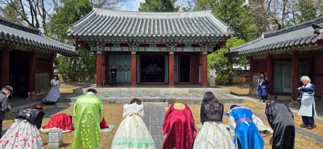 ▲4월 14일 조경묘에서 진행된 프로그램 사진 ⓒ로컬콘텐츠연구소