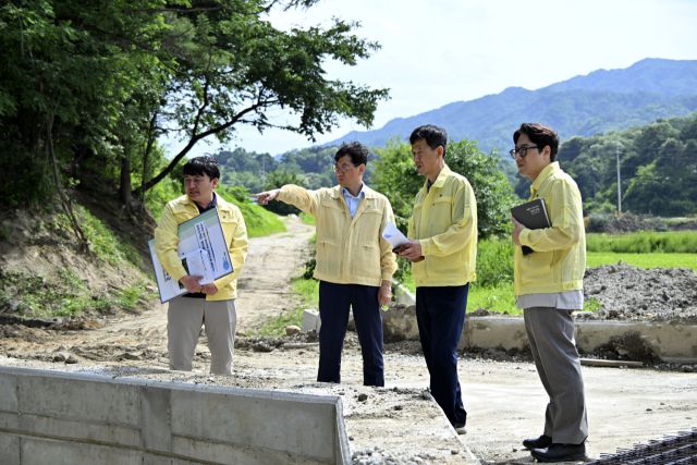 ▲장수군은 호우·태풍 등 여름철 자연재난에 대비해 지난달 15일부터 10월 15일까지를 ‘여름철 자연재난 대비 집중대책기간’으로 정하고 재해예방에 총력을 기울이고 있다. ⓒ장수군