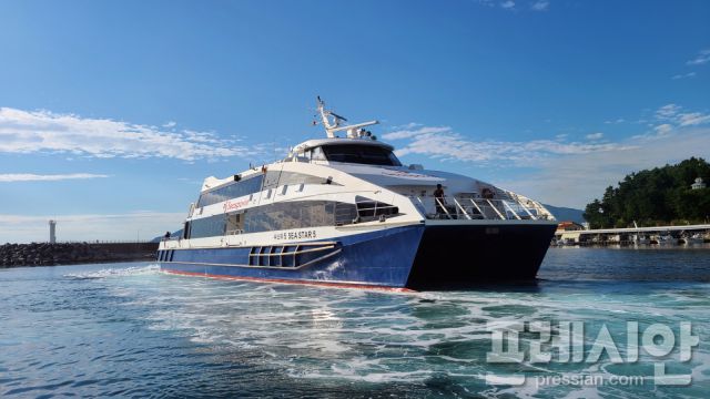 ▲씨스타5호(388톤, 정원 438명) ⓒ프레시안 DB