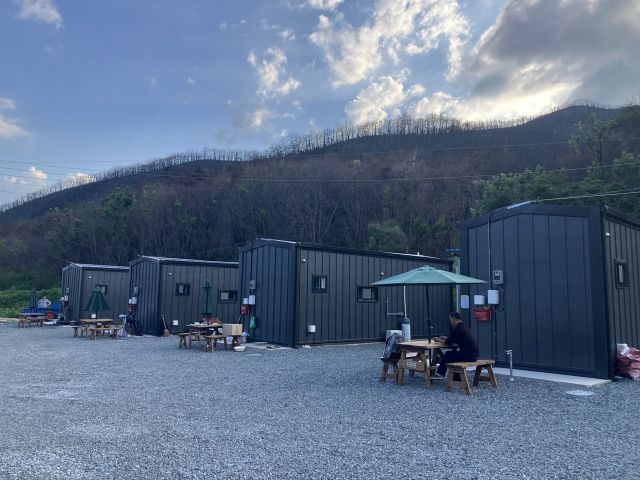 ▲사촌1리 마을에 임시주택 5개 동이 들어섰다. ⓒ프레시안(손가영)