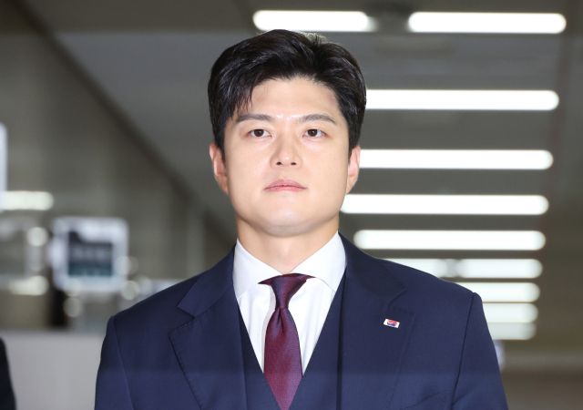 ▲김용태 전 국민의힘 비상대책위원장이 지난달 30일 비대위원장 퇴임을 앞두고 기자회견장으로 향하고 있다. ⓒ연합뉴스