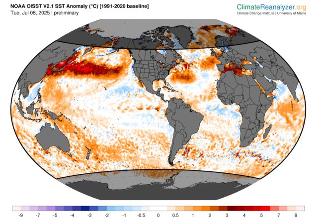 ▲7월 8일 기준 해수면 온도 편차 분포. 현재 온도가 평년값보다 뜨거우면 붉은색, 차가우면 푸른색으로 나타냈다. 좌측 상단 북서태평양의 붉은색 분포가 선명하다. ⓒClimateReanalyzer