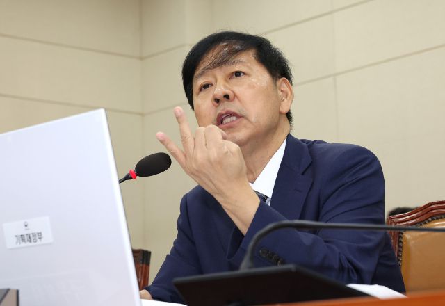 ▲구윤철 경제부총리 겸 기획재정부 장관 후보자가 17일 국회 기획재정위원회에서 열린 인사청문회에서 의원 질의에 답변하고 있다. ⓒ연합뉴스