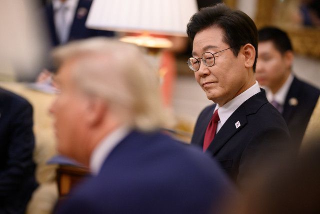 ▲사진 공유 플랫폼 플리커 백악관 공식 계정에 올라온 이재명 대통령과 도널드 트럼프 미국 대통령