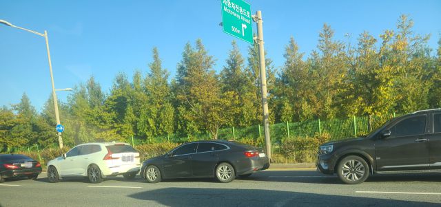 ▲직장과의 거리는 불과 15㎞인데 상습 정체현상이 발생해 오전 8시30분 출근시간을 넘기기 일쑤여서 주거비가 매월 70만원 이상 더 들더라도 김제시에 단칸방 하나를 구했다. 전주~김제간 교통정체는 러시아워가 따로 없다. ⓒ프레시안