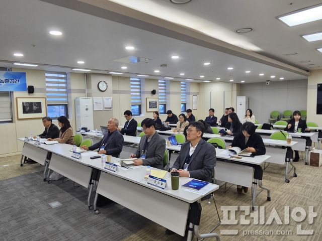 ▲한국농어촌공사 전남지역본부(본부장 김재식)는 한국농촌경제연구원에서 (사)한국농업경제학회와 함께 '2025 동계학술대회'를 공동 개최했다.2025.12.04ⓒ농어촌공사 전남본부