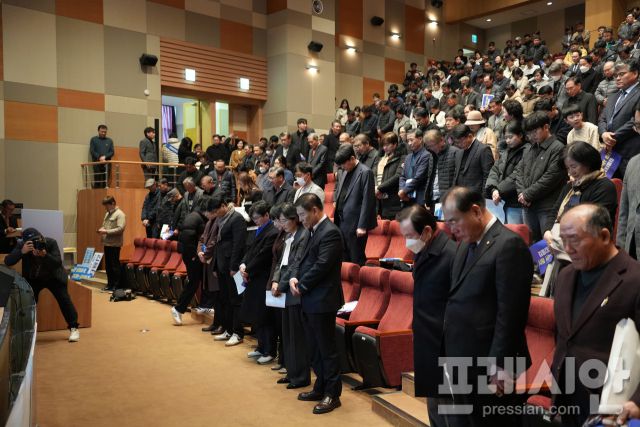 ▲6일 GIST 오룡관에서 열린 김용태 전 노무현시민학교장의 '사람 사는 교육' 출판기념회 현장.2025.12.06ⓒ프레시안(김보현)