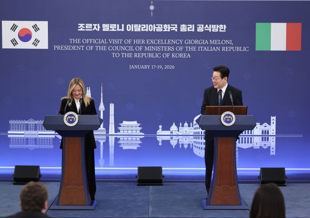 ▲이재명 대통령과 조르자 멜로니 이탈리아 총리가 19일 청와대에서 정상회담 후 공동언론발표를 하고 있다. ⓒ연합뉴스