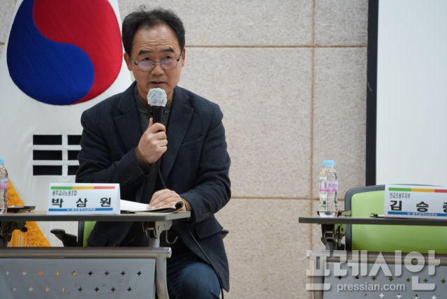 ▲23일 광주시교육청교육연수원에서 열린 '광주·전남 교육행정통합 추진 현황 공유 및 교육자치 강화 방안 마련 토론회'에서 박삼원 광주교사노조 위원장이 발언하고 있다.2026.01.23ⓒ프레시안(김보현)