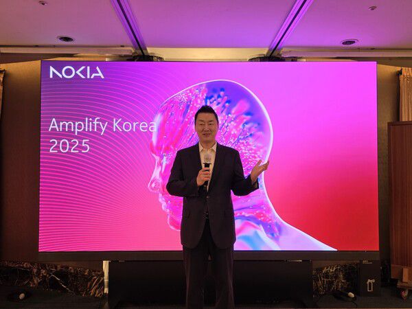 안태호 노키아코리아 대표는 2일 서울 롯데호텔에서 열린 '앤플리파이 코리아' 행사에서 발표하는 모습. [사진: 노키아]