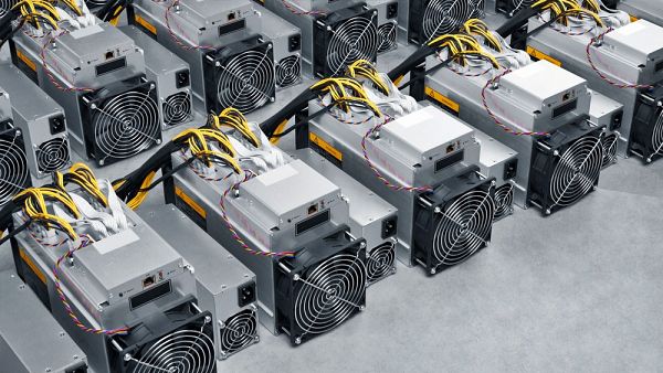 암호화폐 채굴 기업들이 투자 전략 기업으로 탈바꿈하고 있다 [사진: 셔터스톡]