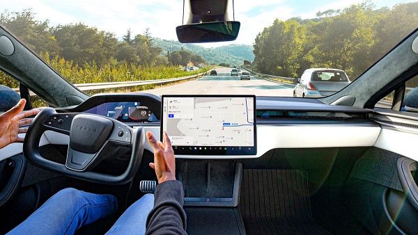 테슬라 FSD 주행 모습 [사진: Not a tesla app]