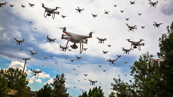 미국이 드론 제조 및 군사 활용에서 중국과 러시아에 뒤처졌다는 지적이 제기됐다. [사진: 셔터스톡]