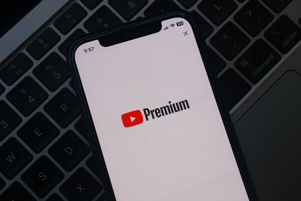유튜브 프리미엄이 가족 요금제 단속을 강화한다. [사진: 셔터스톡]