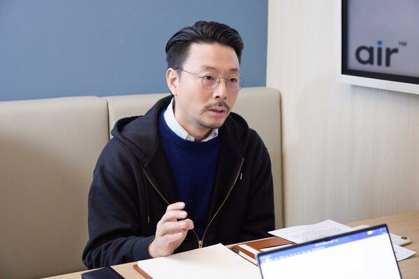 정준영 SK텔레콤 에어 사업팀장이 디지털투데이와 인터뷰를 진행하고 있다. [사진: SKT]